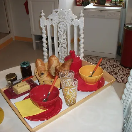Chez Julia Puycelci